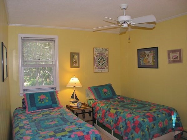 100 Franklin Avenue Tisbury, MA 02568 - Photo 14 of 18 a bedroom with bed and a window