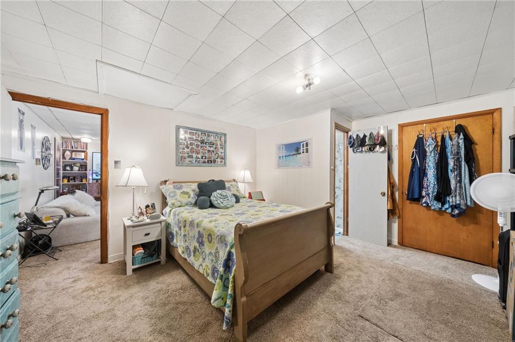 1154 Pittsburgh Road Valencia, PA 16059 - Photo 21 of 37 Left unit bedroom