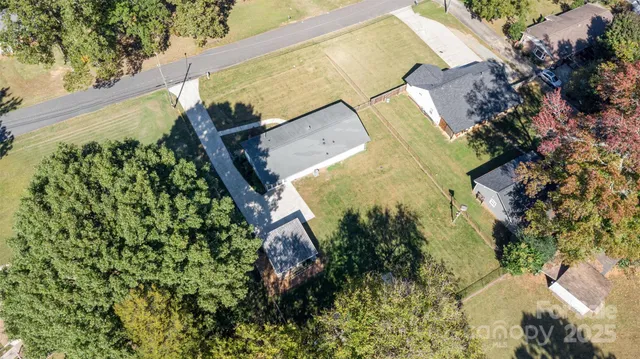 $340,000 | 908 Ravendale Drive, Charlotte, NC 28216