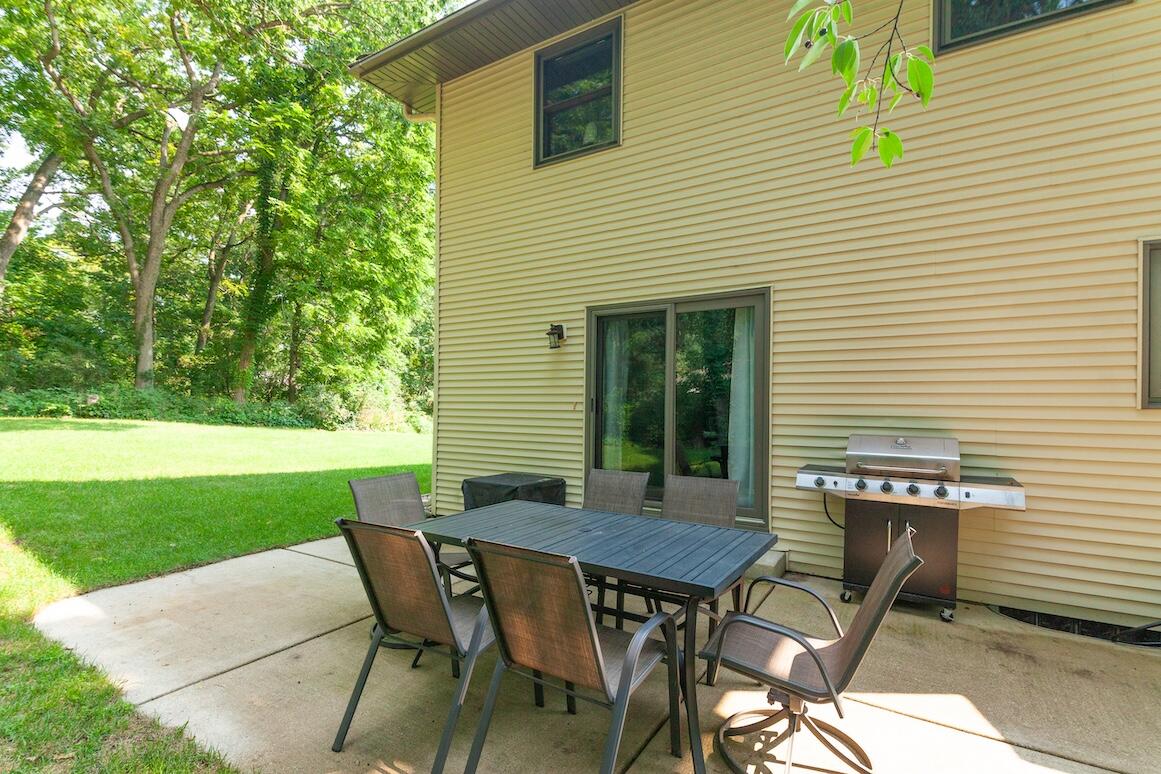 126 North Lapham Peak Road Delafield, WI 53018 - Photo 9 of 38 Close up of patio area