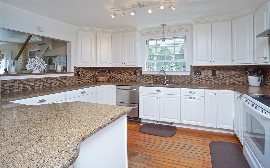 67 North Road Jamestown, RI 02835 - Photo 17 of 30 Gallery Image 17