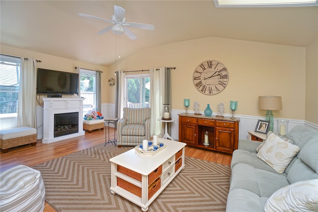67 North Road Jamestown, RI 02835 - Photo 21 of 30 Gallery Image 21