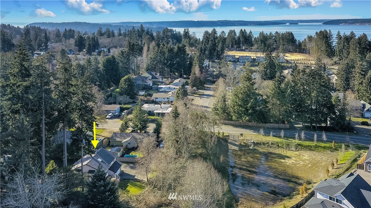 505 Roe Street Steilacoom, WA 98388 - Photo 2 of 21