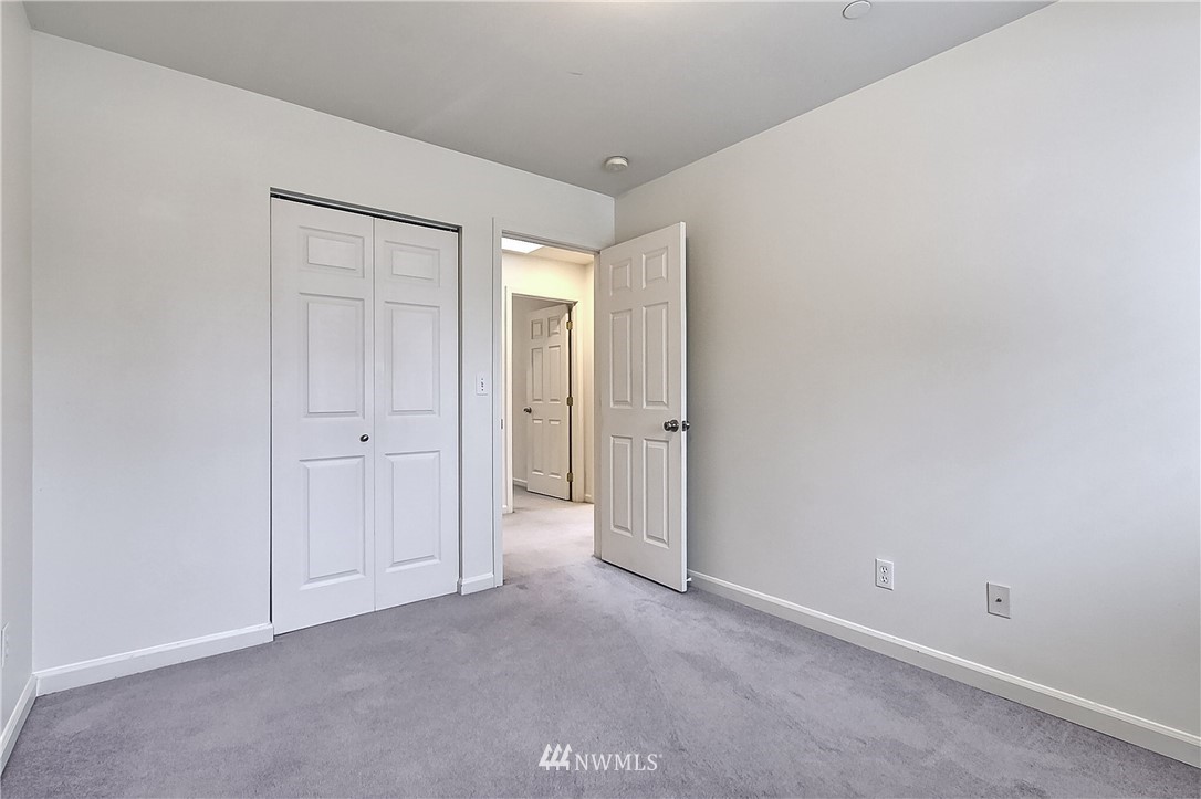 505 Roe Street Steilacoom, WA 98388 - Photo 11 of 21