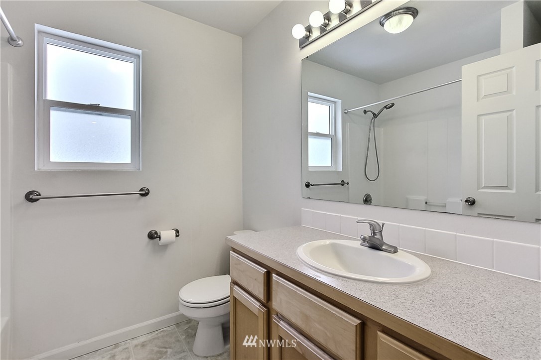505 Roe Street Steilacoom, WA 98388 - Photo 12 of 21
