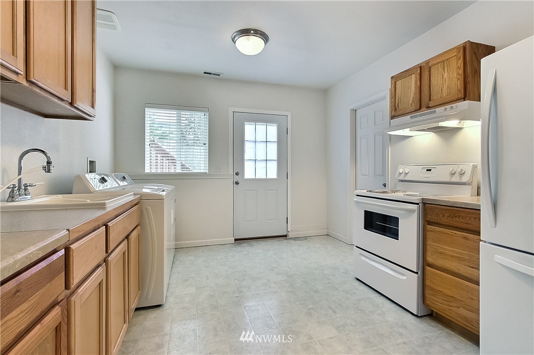 505 Roe Street Steilacoom, WA 98388 - Photo 16 of 21