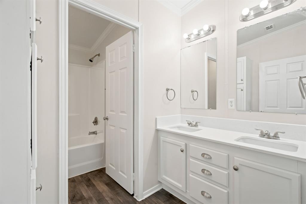 1040 Earp Road Springtown, TX 76082 - Photo 30 of 40 Gallery Image 30