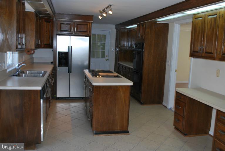 7300 Talbot Run Road Mount Airy, MD 21771 - Photo 23 of 30 Kitchen