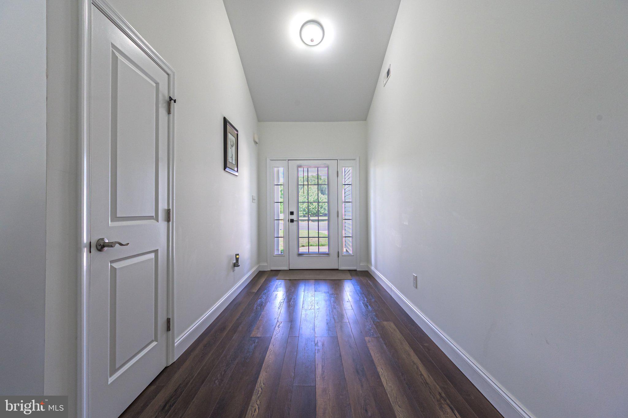 1092 Chews Landing Road Clementon, NJ 08021 - Photo 12 of 41 Inviting entryway with natural light.