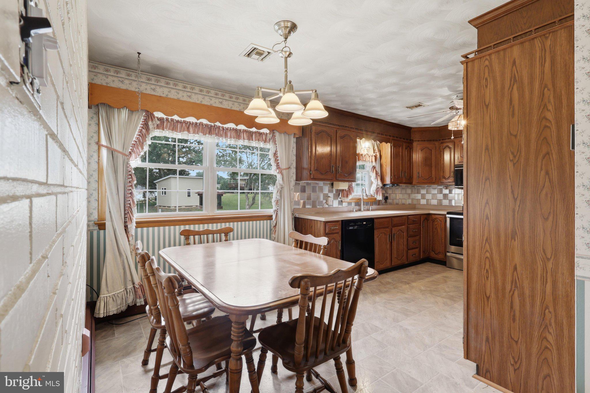 5893 Ambau Road Spring Grove, PA 17362 - Photo 3 of 42 IMG_3267