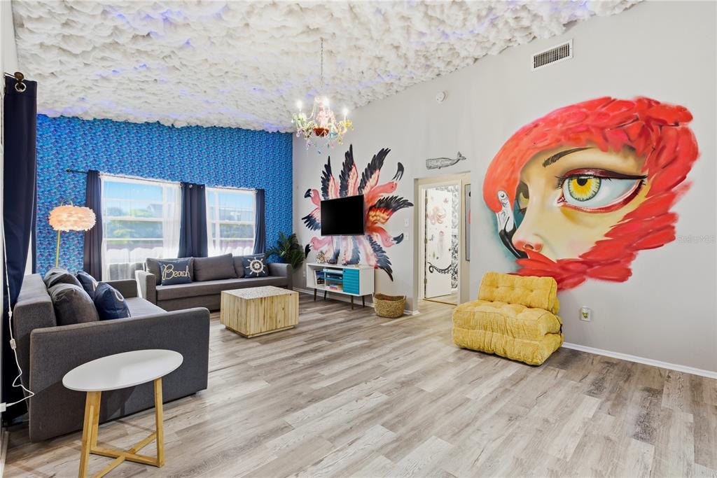 527 Beach Road Sarasota, FL 34242 - Photo 5 of 61 Gallery Image 5
