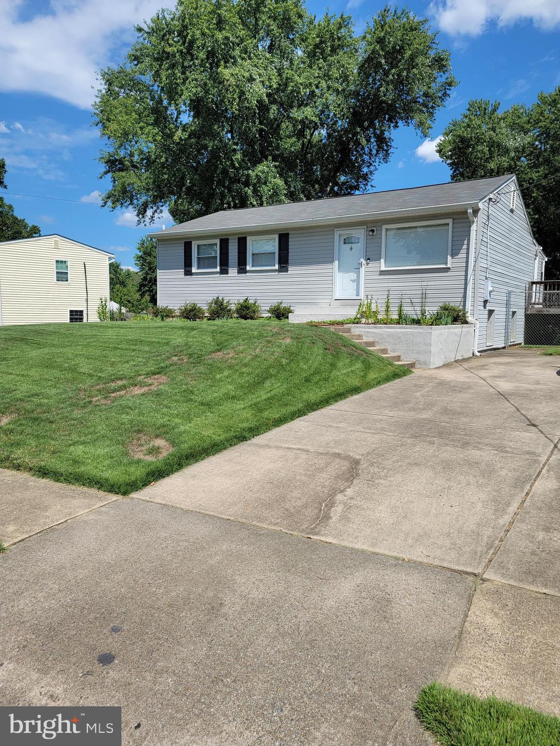 1252 Columbia Road Woodbridge, VA 22191 - Photo 3 of 44 Gallery Image 3