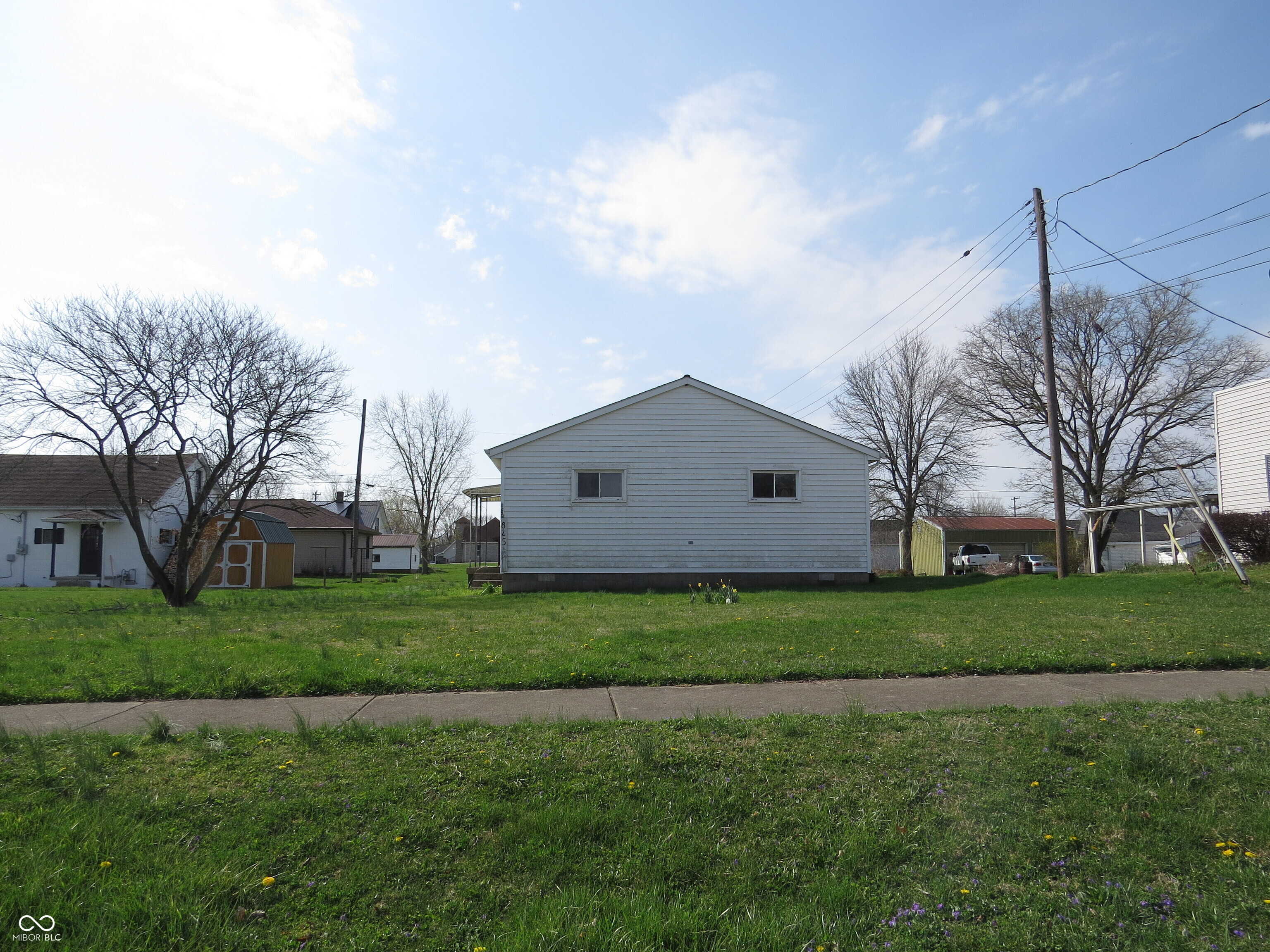 825 Jackson Street Hope, IN 47246 - Photo 2 of 49