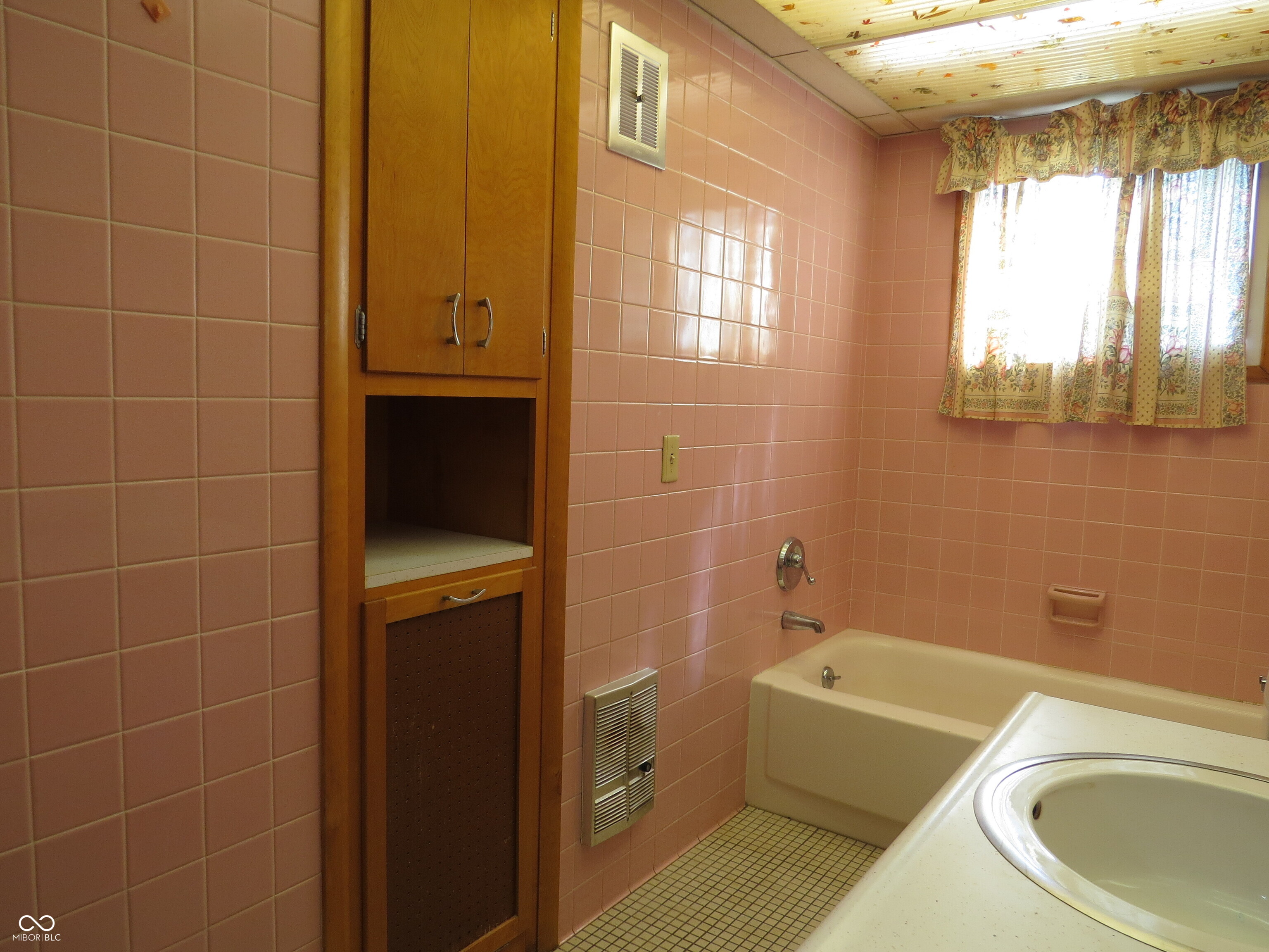 825 Jackson Street Hope, IN 47246 - Photo 34 of 49