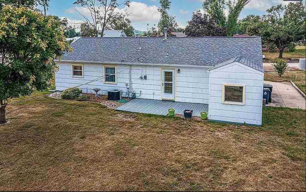 3530 Oakland Road Northeast Cedar Rapids, IA 52402 - Photo 14 of 14 Gallery Image 14