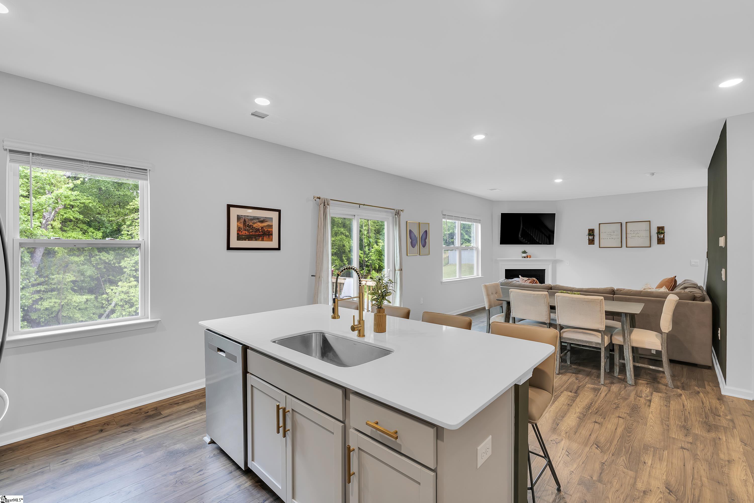 603 Bayridge Road Simpsonville, SC 29680 - Photo 3 of 40