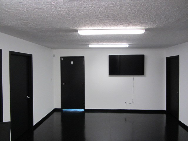 228 Farm To Market Road 3478 Huntsville, TX 77320 - Photo 8 of 28 a view of a hallway