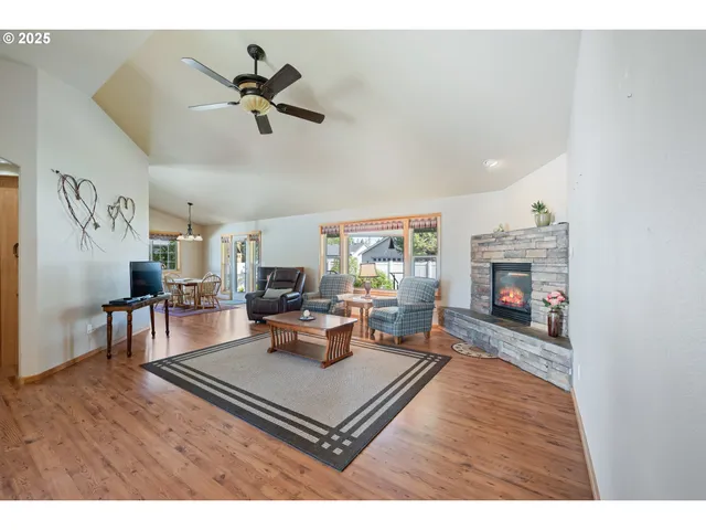 $512,500 | 16676 McClintock Place, La Pine, OR 97739