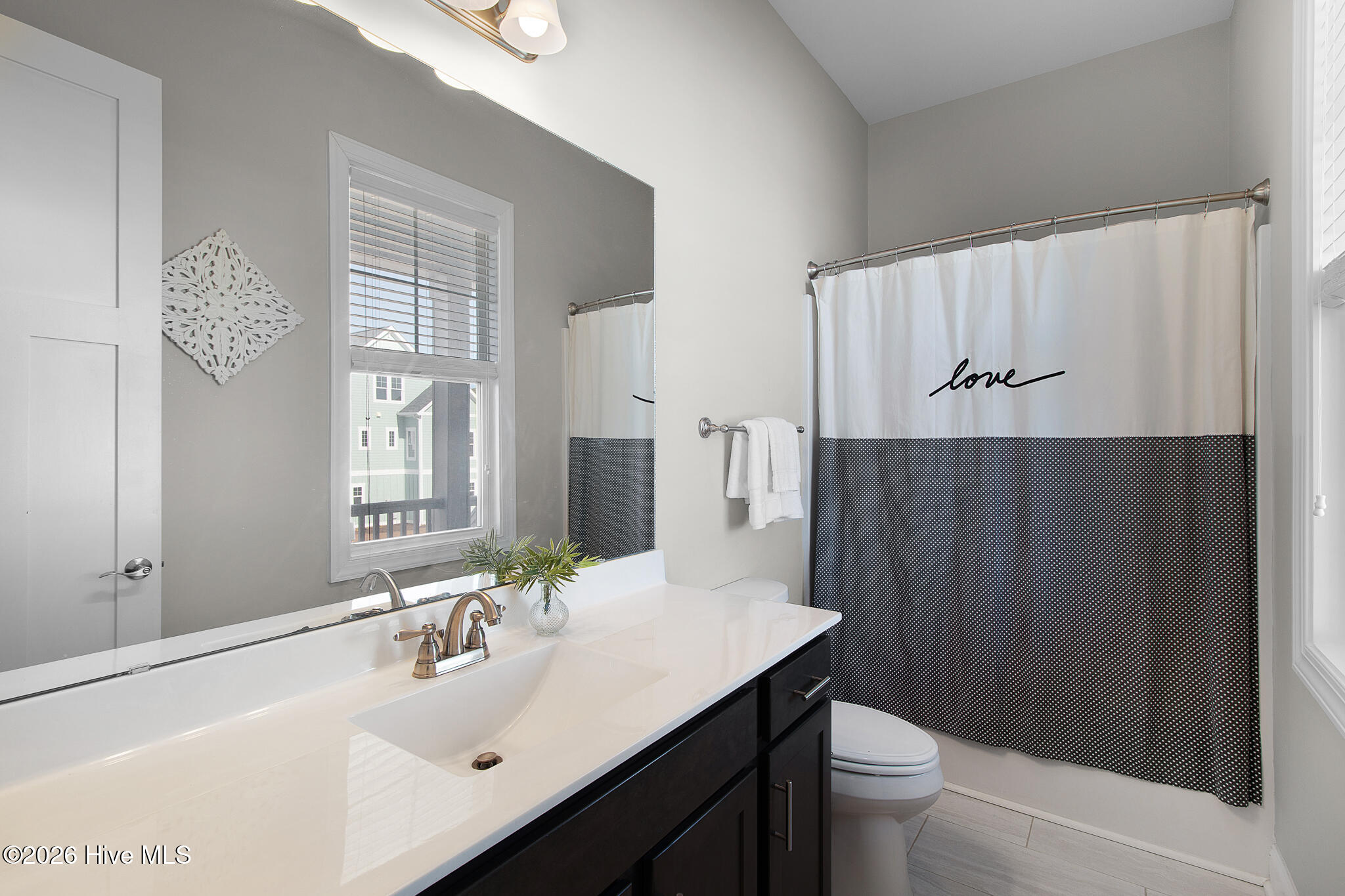 525 Sanders Creek Road Newport, NC 28570 - Photo 38 of 71 Second floor full bath