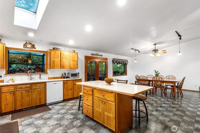 $979,800 | 17104 Old Highway 99 Southeast, Tenino, WA 98589