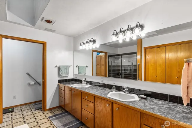 $979,800 | 17104 Old Highway 99 Southeast, Tenino, WA 98589