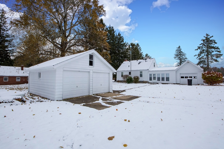 21127 Brick Road South Bend, IN 46628 - Photo 14 of 16 Gallery Image 14