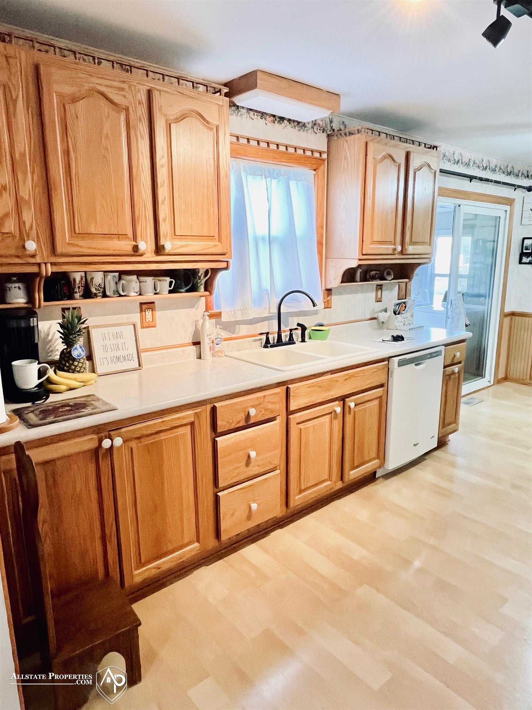 5021 North Henderson Road Davison, MI 48423 - Photo 14 of 45 Main Kitchen