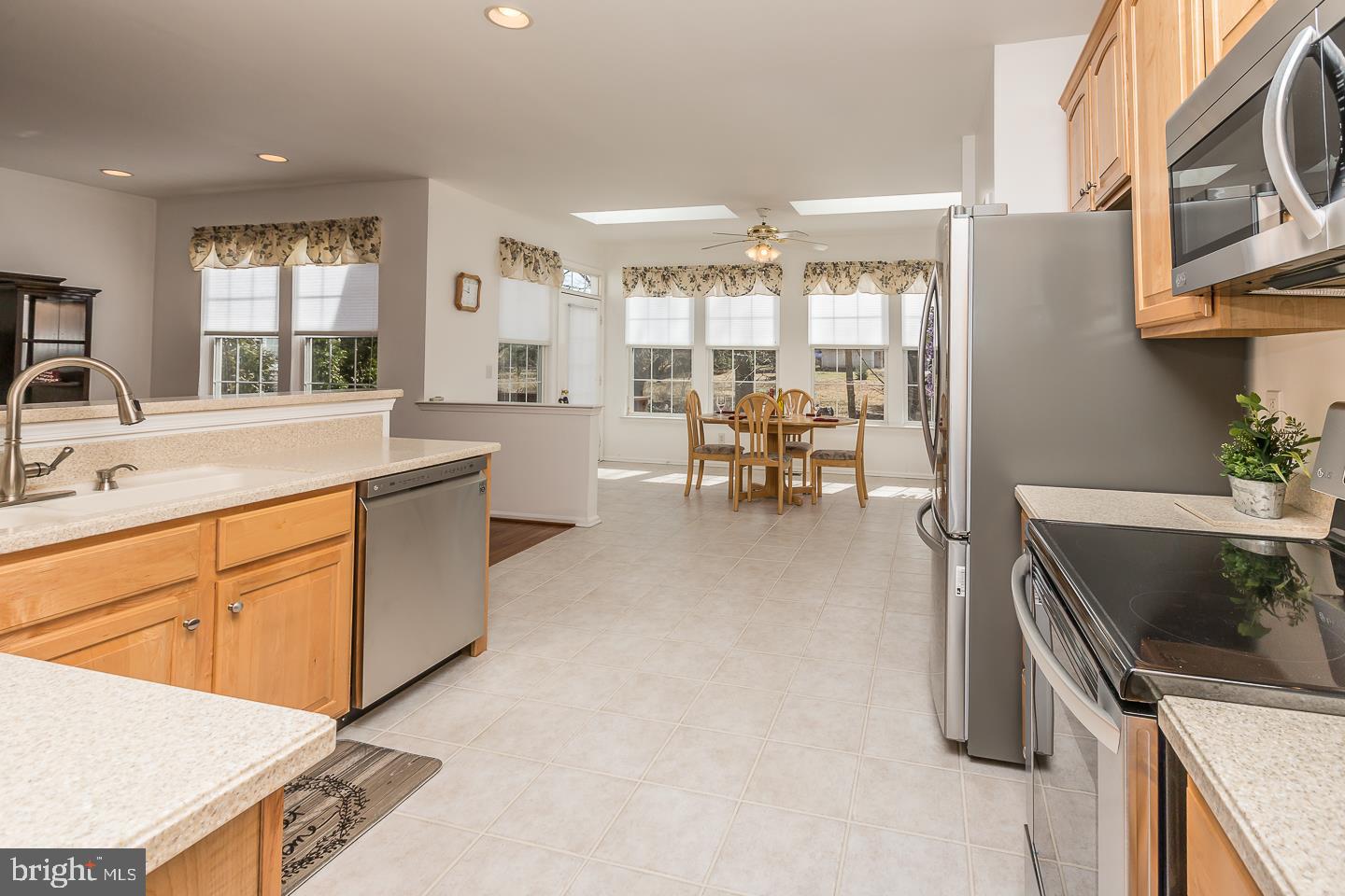 1435 Quaker Ridge West Chester, PA 19380 - Photo 7 of 23 Kitchen/Breakfast Room