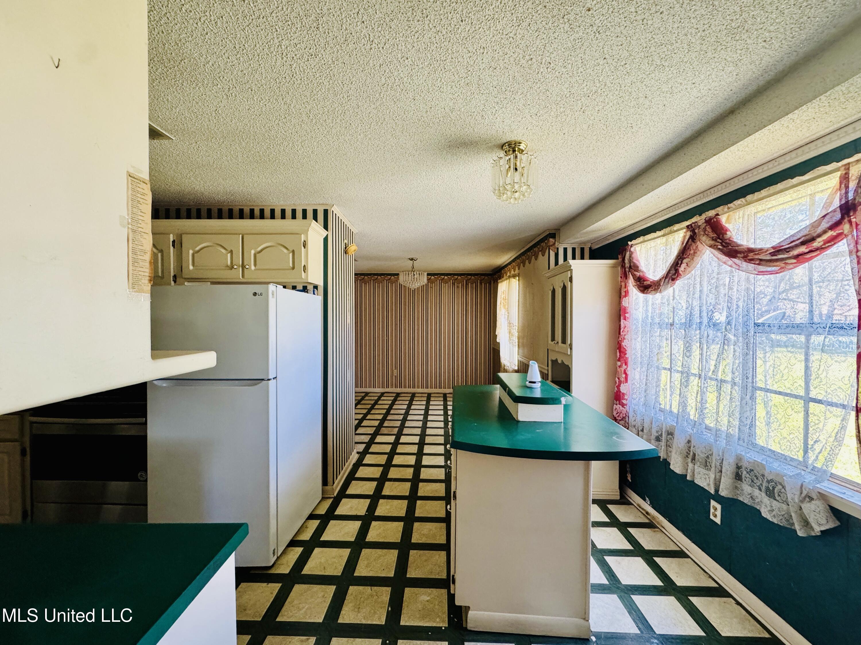3725 Macphelah Road Moss Point, MS 39563 - Photo 10 of 19 IMG_2482