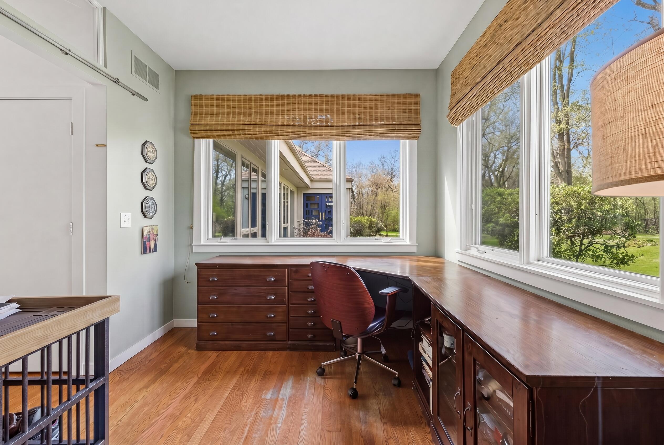 5611 Oak Bluffs Road Fontana, WI 53125 - Photo 21 of 43 Office