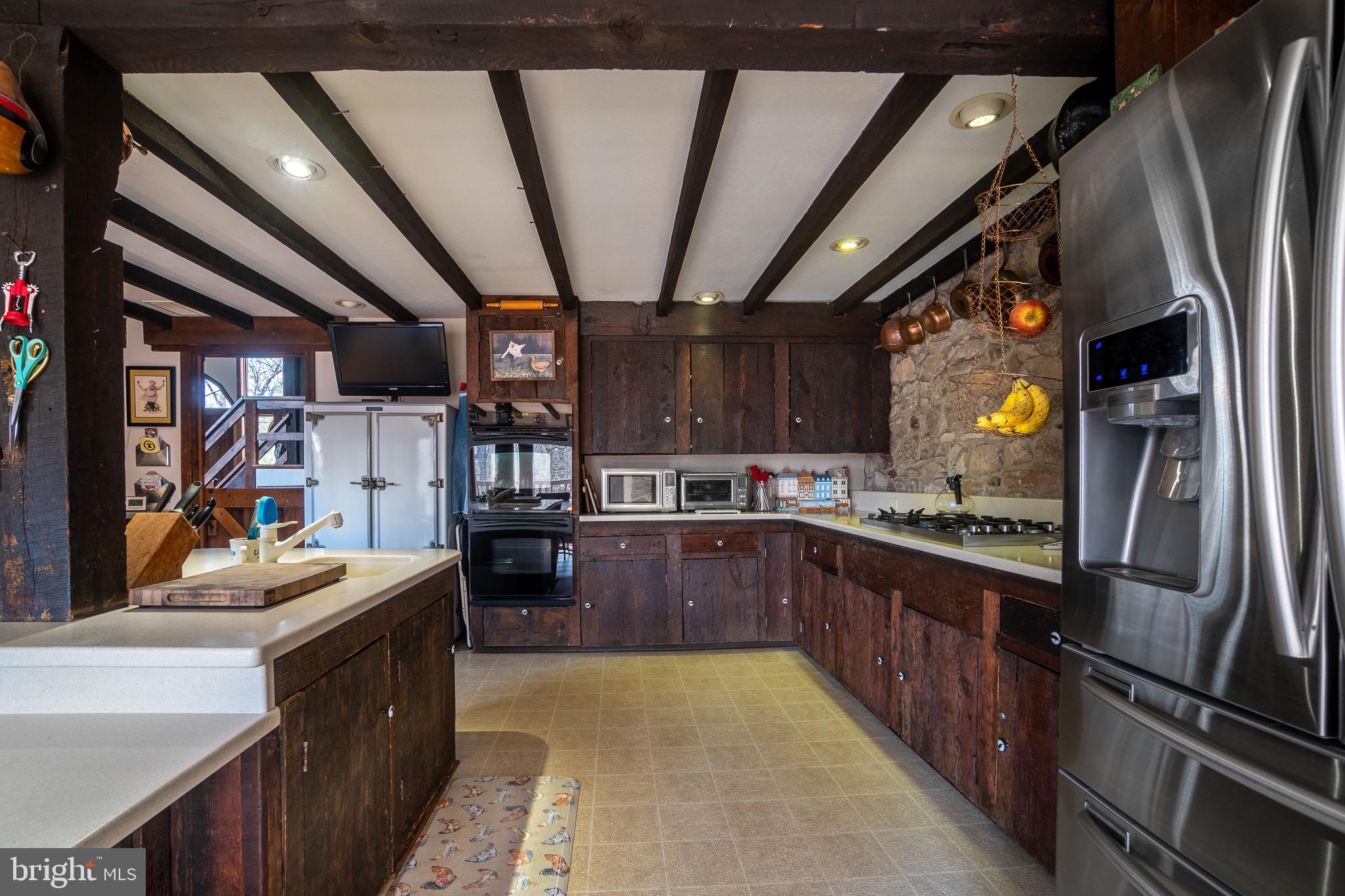 112 Sheeder Road Phoenixville, PA 19460 - Photo 10 of 40 Kitchen