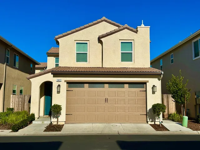 $409,000 | 1921 Kelly Lane, Clovis, CA 93611