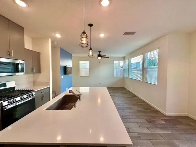 $409,000 | 1921 Kelly Lane, Clovis, CA 93611