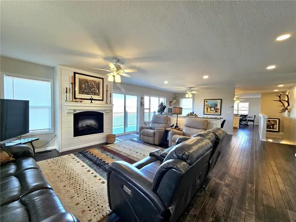 $599,900 | 22155 Eden Circle, Warsaw, MO 65355