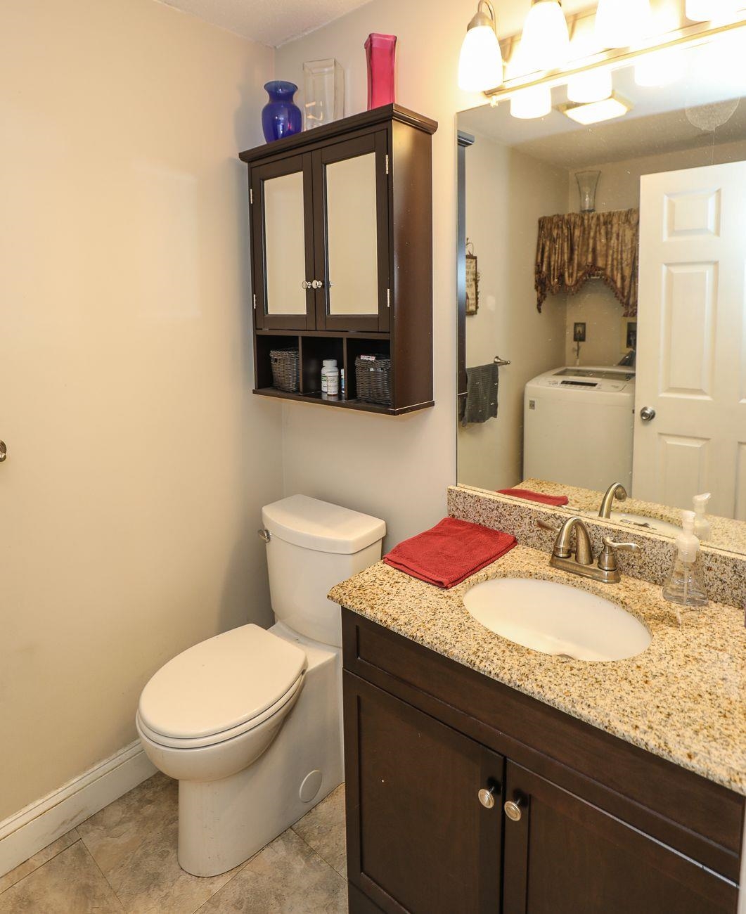 17 Salisbury Road Nashua, NH 03064 - Photo 12 of 20