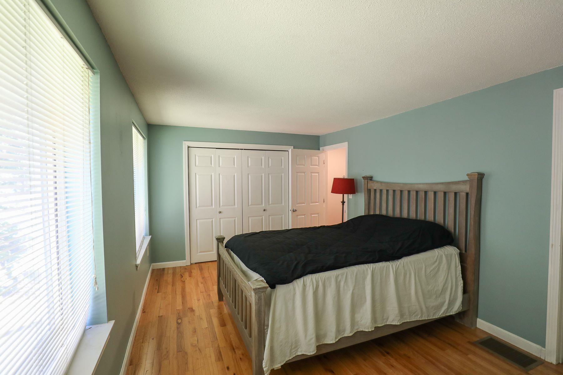 17 Salisbury Road Nashua, NH 03064 - Photo 15 of 20
