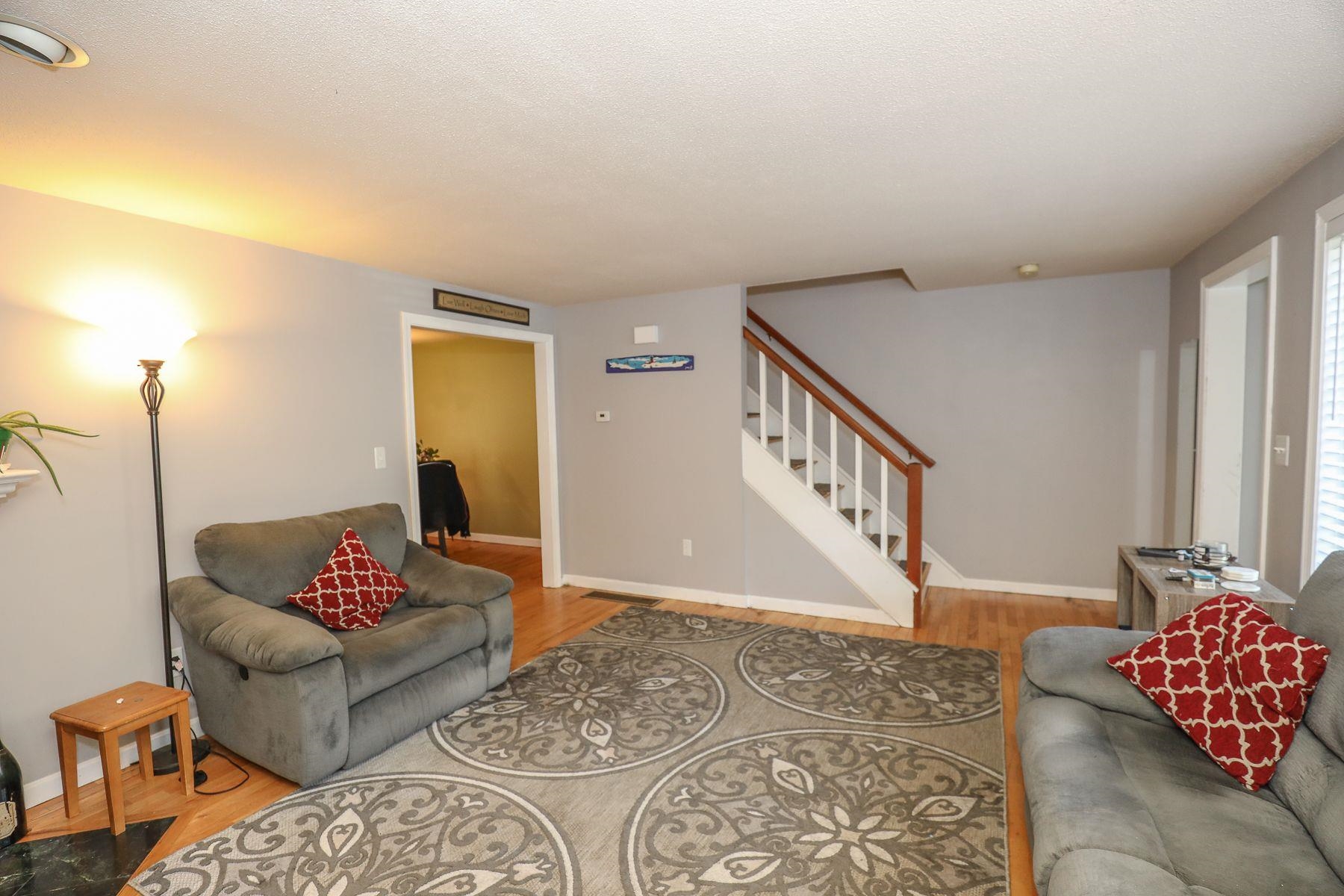 17 Salisbury Road Nashua, NH 03064 - Photo 6 of 20