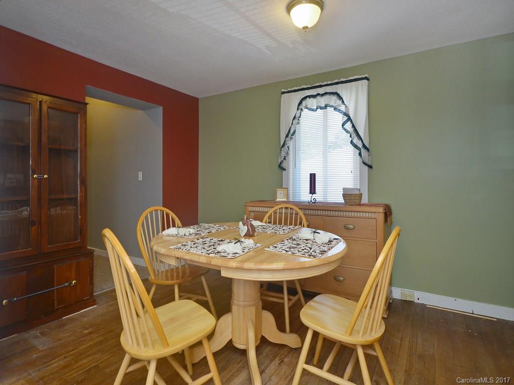 204 Governors View Road Asheville, NC 28805 - Photo 4 of 22 Gallery Image 4