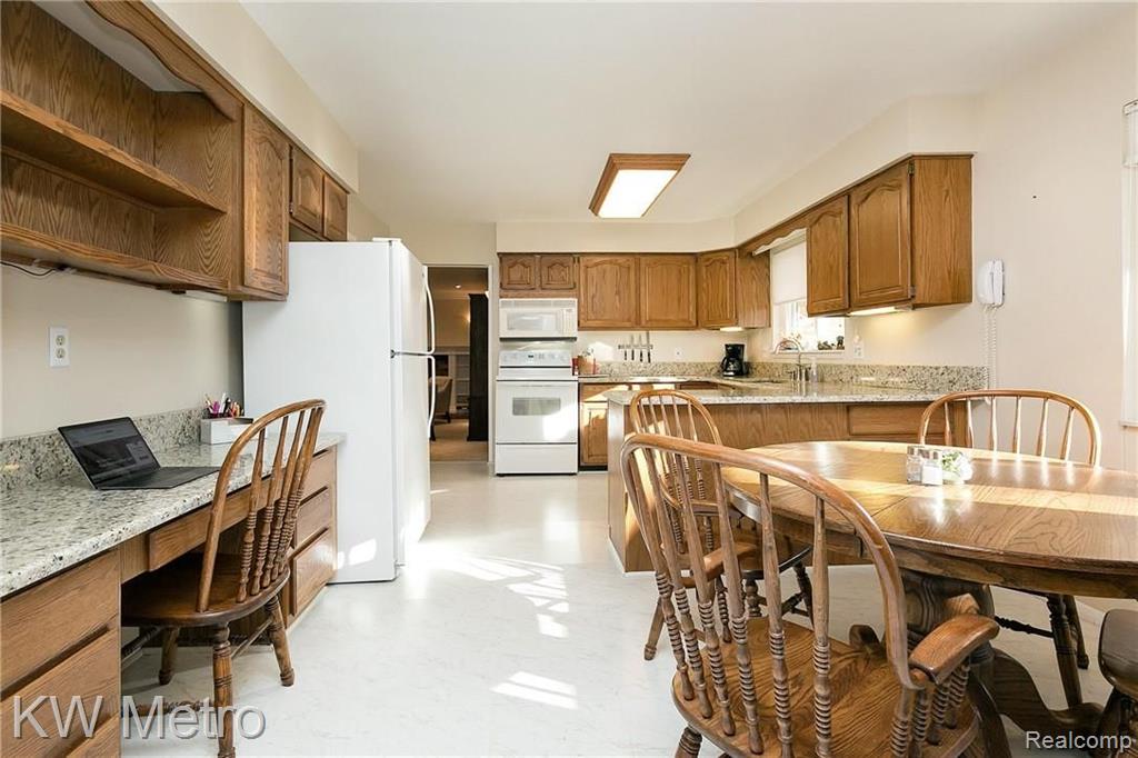 848 Croydon Road Rochester Hills, MI 48309 - Photo 6 of 34