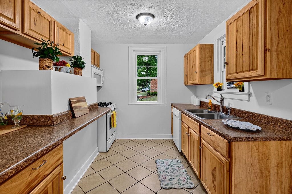 1801 Shutterlee Mill Road Staunton, VA 24401 - Photo 8 of 34
