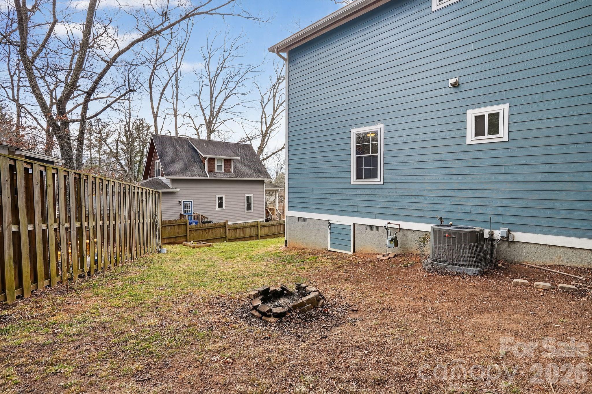 155 North Fork Road Black Mountain, NC 28711 - Photo 22 of 26 a backyard of a house