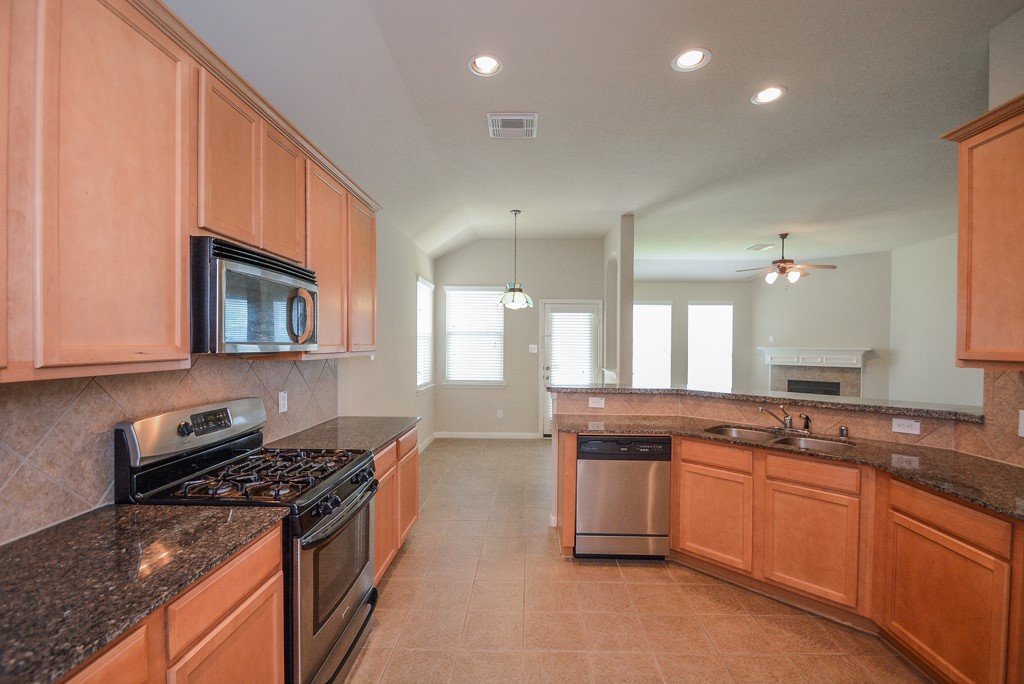 4911 Spring Showers Court Houston, TX 77084 - Photo 6 of 14