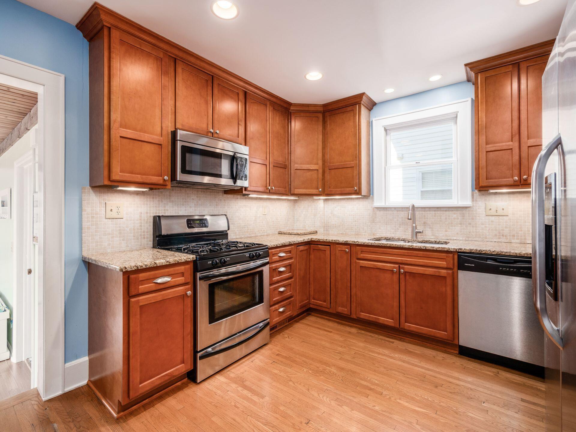 765 Vernon Road Bexley, OH 43209 - Photo 17 of 61 Kitchen