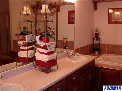 13605 Hamilton Road Roanoke, IN 46783 - Photo 7 of 20