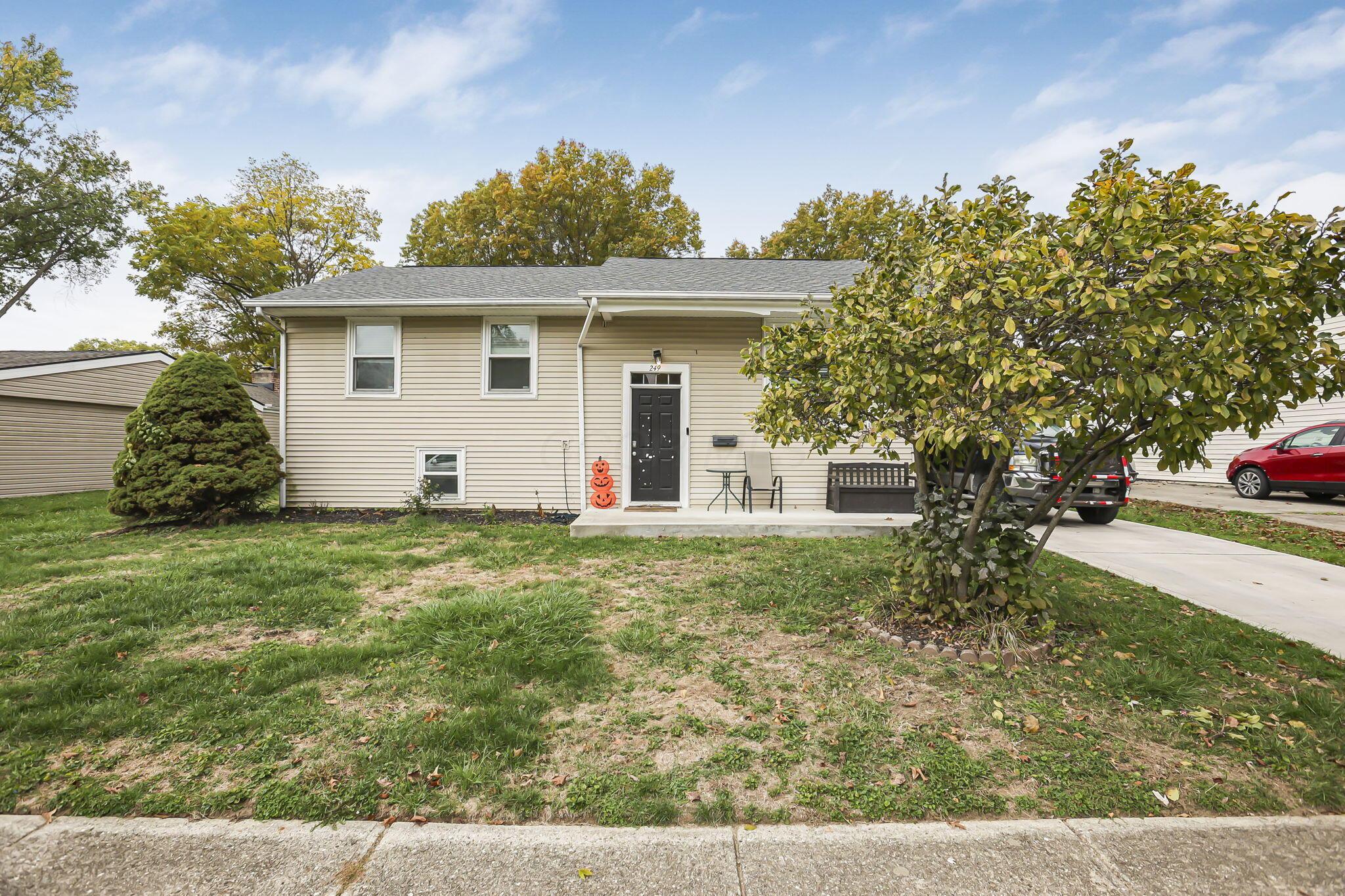 249 Regents Road Columbus, OH 43230 - Photo 2 of 37 2-web-or-mls-SMEP1196