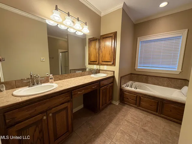 $265,000 | 614 Annawood Lane Northeast, Brookhaven, MS 39601