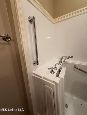 $248,000 | 614 Annawood Lane Northeast, Brookhaven, MS 39601