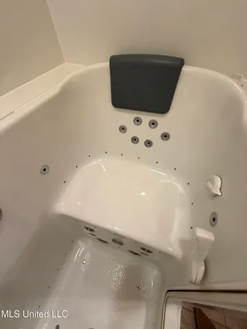 $265,000 | 614 Annawood Lane Northeast, Brookhaven, MS 39601