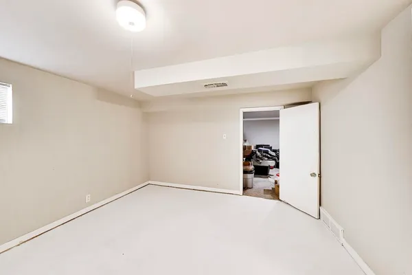 $295,000 | 4318 Sioux Lane, McHenry, IL 60050