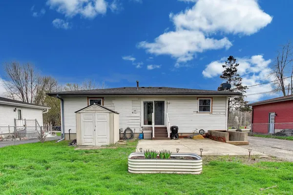 $295,000 | 4318 Sioux Lane, McHenry, IL 60050